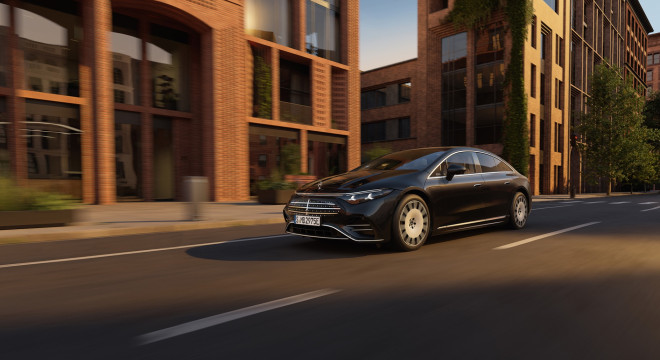 Mercedes EQS nematodes novú tvár, ale baterku a volant áno