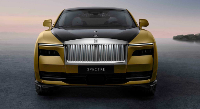 Rolls-Royce začína svoju elektrickú púť modelom Spectre