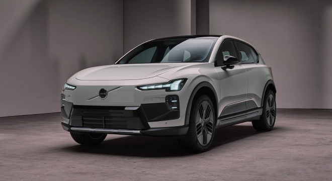 Volvo to s elektrom myslí výžne. Toto je EX60, nástupca XC60