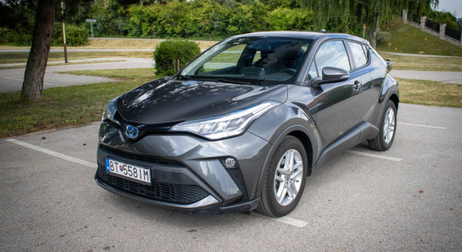 Toyota C-HR 1.8 HEV Style, SK auto