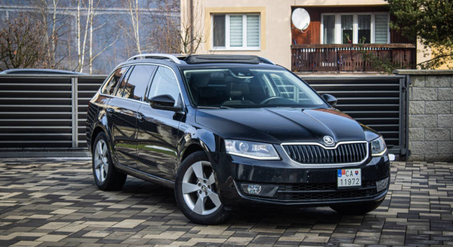 Škoda Octavia Combi 2.0 TDI DSG Style, Pano, Alcantara, Canton, Kessy, nové rozvody