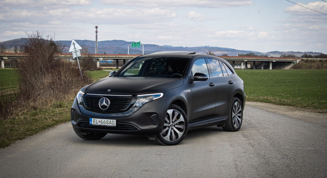 EQC 400 4Matic edícia 1886, burmester, HUD, asistenti, strešné okno, nelakované