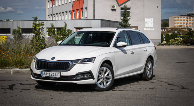 Škoda Octavia Combi 2.0 TDI DSG Style, Matrix LED, HUD, ťažné, KESSY, nelakované, DPH