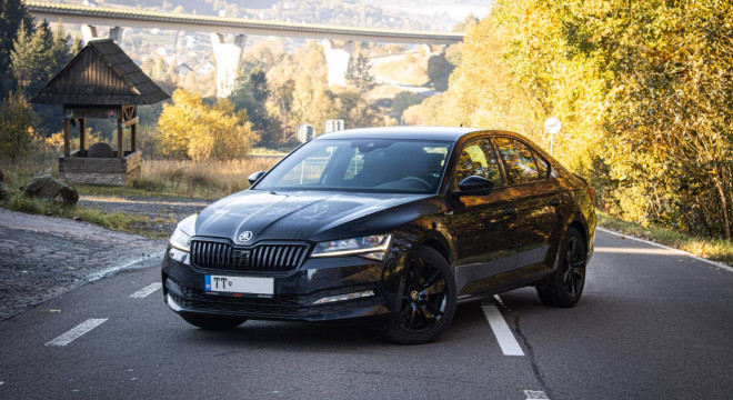 Škoda Superb 1.5 TSI DSG Sportline BLACK, Virtual, Canton, ACC, DCC, Záruka