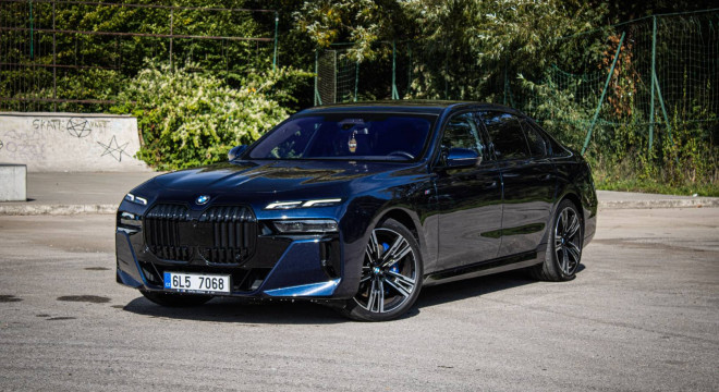 BMW Rad 7 740d xDrive M Sport PRO v záruke, Webasto, Bowers &amp; Wilkins, natáčanie nápravy
