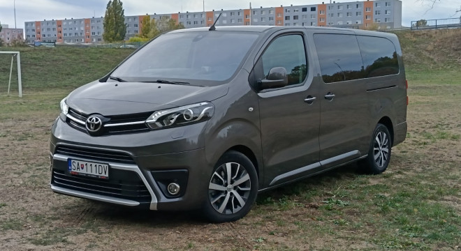 TOYOTA PROACE