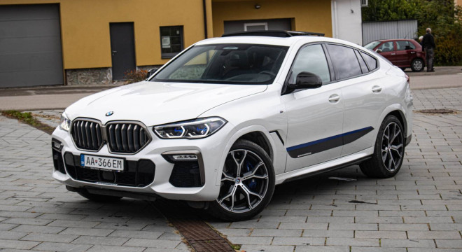 BMW X6 M50i soft close, first class packet, iconic glow, natáčanie zadnej nápravy
