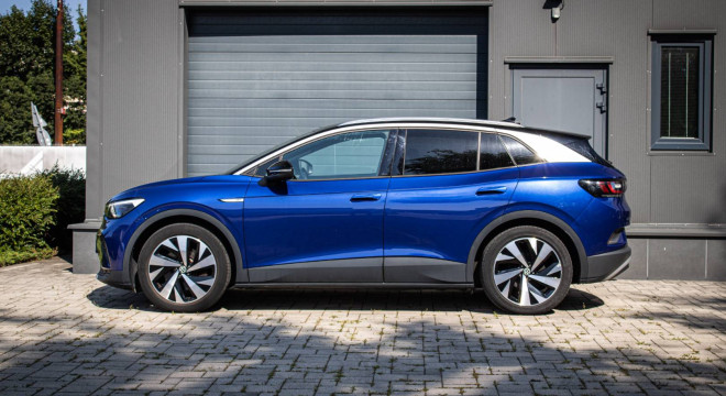 Volkswagen ID.4 Pro Performance 1st edition, super výbava, tepelné čerpadlo,nelakované, el ťažn