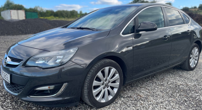 Opel Astra 1.4 Turbo 140k Sport