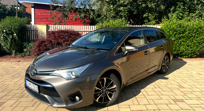 Toyota Avensis 2,0 d4d 105kW kombi