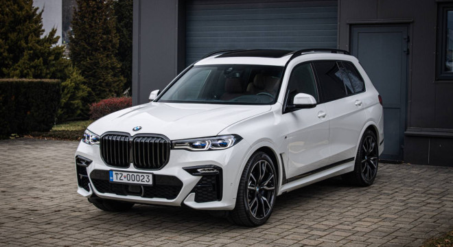 BMW X7 40d xDrive Msport, Servis grátis, Laser, soft-close, Pano sky lounge, DPH