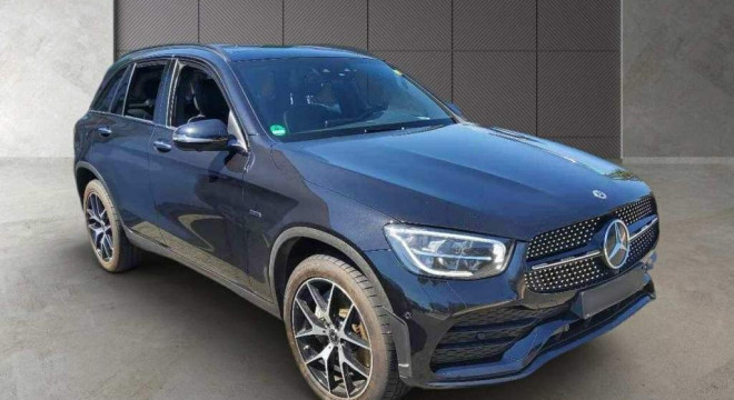 Mercedes-Benz GLC SUV 300e 4Matic, AMG, Night, Pano, Burmester, Webasto, Nelakované, R20