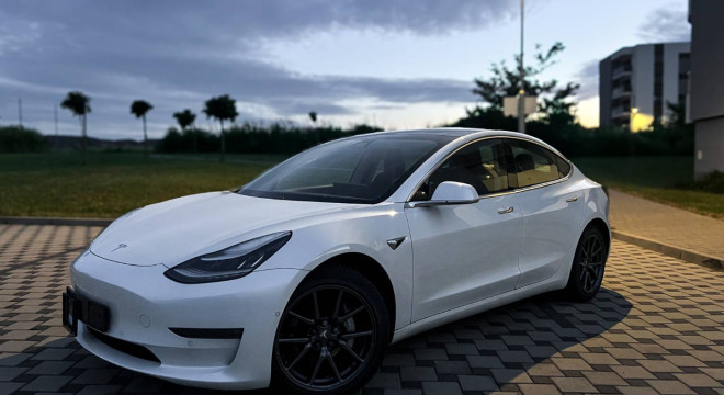 Tesla Model 3 Long Range Dual motor