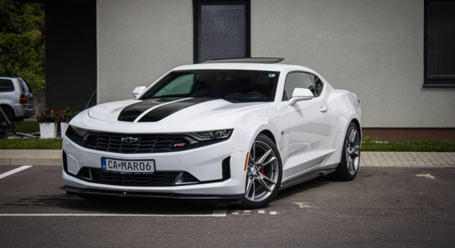 Chevrolet Camaro 2.0T 205 kW, Maxton doplnky, Strešné okno, klapky, pekný stav