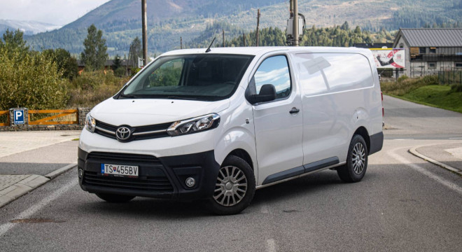 Toyota Proace 2.0 Diesel 110kW, Vyhrievané sedačky, WEBASTO