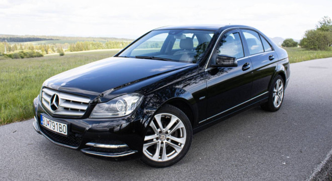 Mercedes-Benz C trieda Sedan