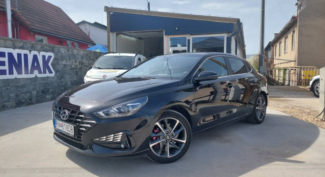 Hyundai i30 1.0 T-GDi Family DCT