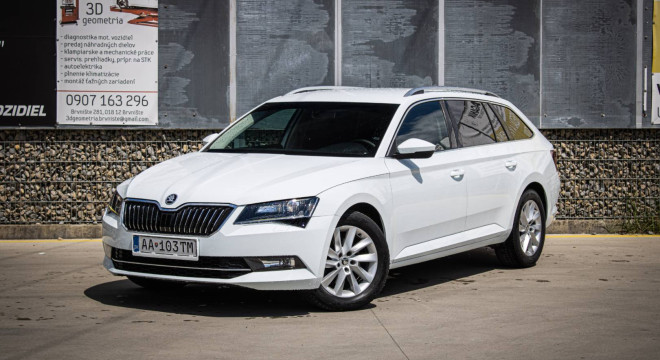 Škoda Superb Combi 2.0 TDI DSG Style, Webasto, Kessy, Bixenón, Navi, pamäťové sedadlo