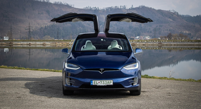 Tesla Model X 75D Free Supercharging SC01, 6 miestna, Ťažné, TOP konfigurácia
