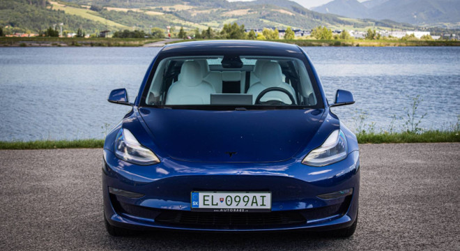 Tesla Model 3 Long Range 4x4 Premium Sound, Biely interiér, odpočet DPH