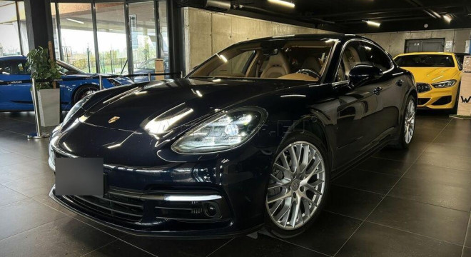 Porsche Panamera 4S