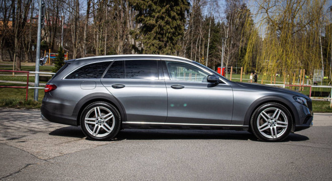 Mercedes-Benz E trieda All-Terrain 220d 4matic Airmatic 9G-Tronic na vzduchu, HUD, Ťažné, MB c