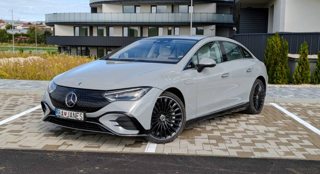 Mercedes-Benz EQE 300