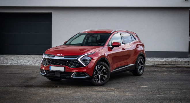 KIA Sportage 1.6 T-GDi 7DCT Platinum, 1. majiteľ, nelakované, park pack, ťažné, záruka