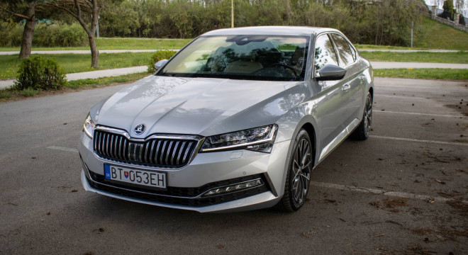 Škoda Superb L&K 2.0 TSi 4x4 DSG Full výbava