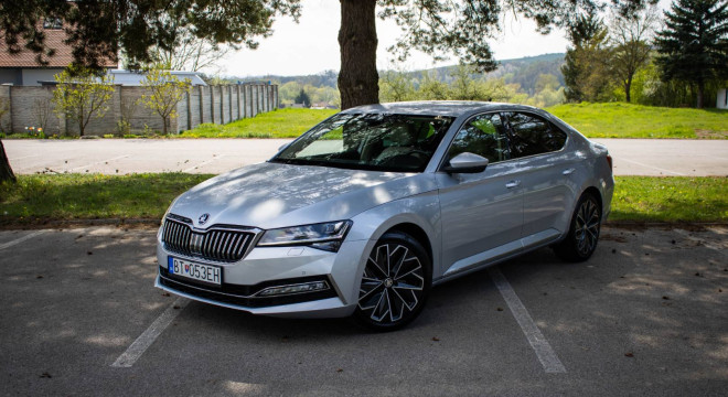 Škoda Superb L&K 2.0 TSi 4x4 DSG Full výbava