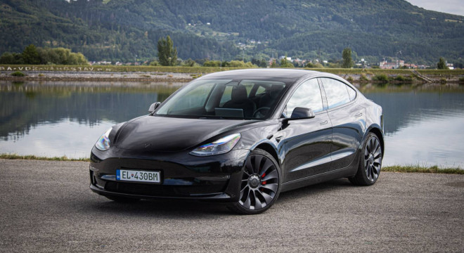 Tesla Model 3 Performance 82kWh Batéria, FSD-najvyšší autopilot, nelakované, DPH