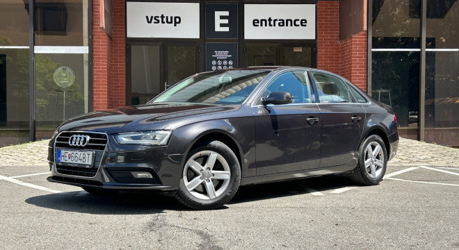 Audi A4 Limuzína