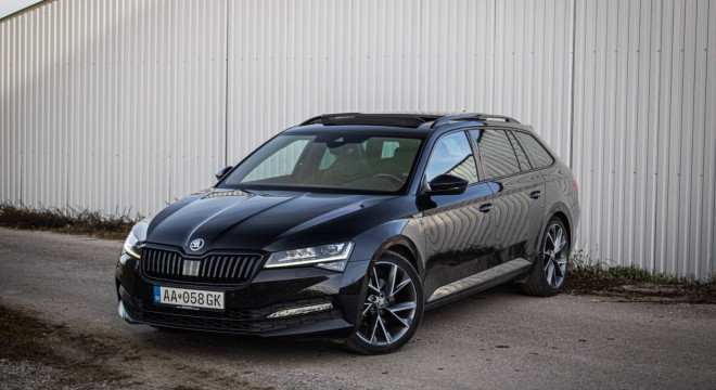 Škoda Superb Combi 1.5 TSI DSG Sportline, Panoráma, Virtual cockpit, Pamäťové sedadlá