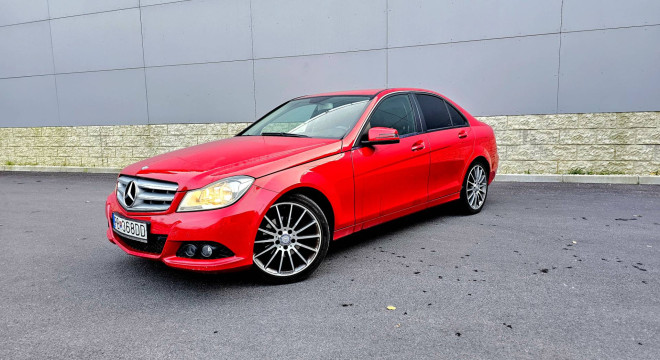 Mercedes-Benz C trieda Sedan