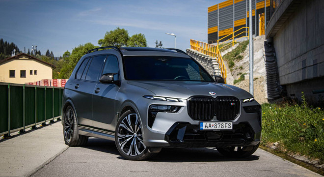 BMW X7 M60i V8 4.4i, Osvetlená predná maska, Executive drive pro, msport package pro