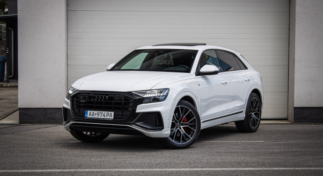 Audi Q8 50 TDI Sline, Pano, Webasto, Soft-close, R22, odpočet, posúvne zadné sedadlá