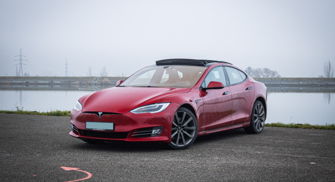 Tesla Model S 90D SOH 93%, Panoráma, Vzduch, Free Supercharger, odpočet DPH