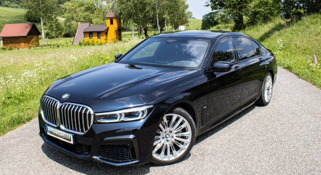 BMW Rad 7 740Li xDrive A/T