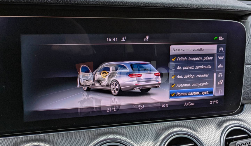 Mercedes-Benz E trieda Kombi 400 4MATIC 3.5 V6 AMG Line, 245kW, A9, 5d.