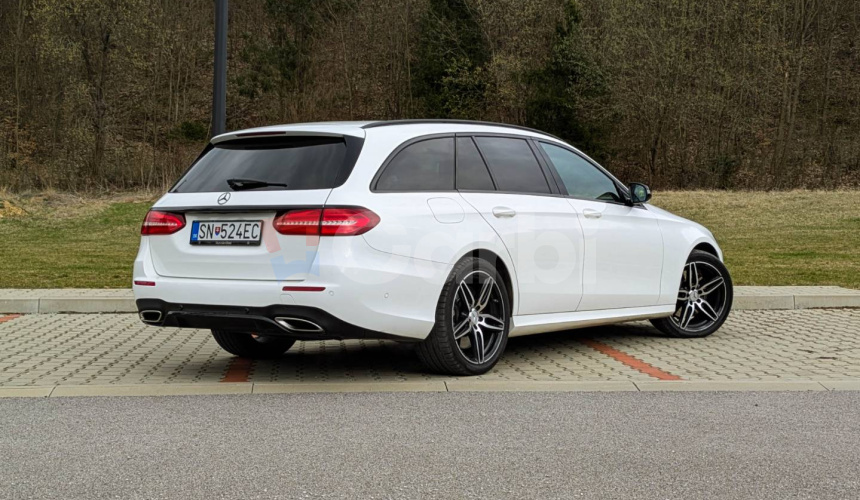 Mercedes-Benz E trieda Kombi 400 4MATIC 3.5 V6 AMG Line, 245kW, A9, 5d.