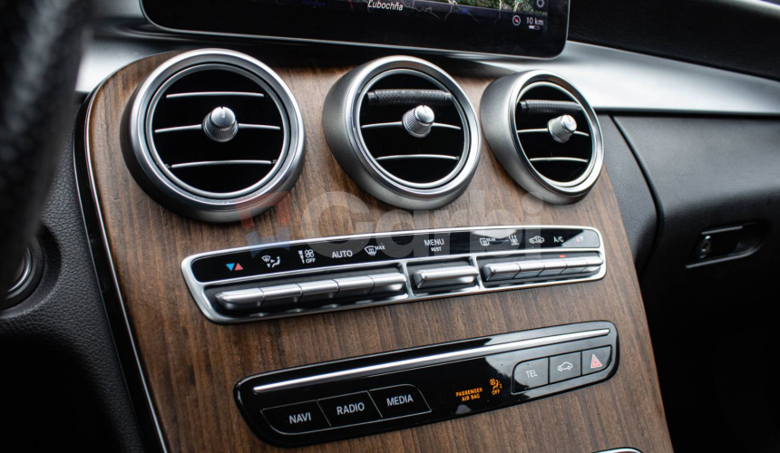 Mercedes-Benz C trieda Kombi 220D A/T AMG, Virtual Cockpit, Burmester