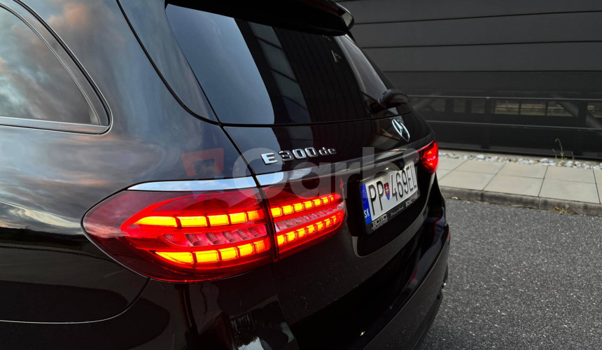 Mercedes-Benz E trieda Kombi 300DE AMG line