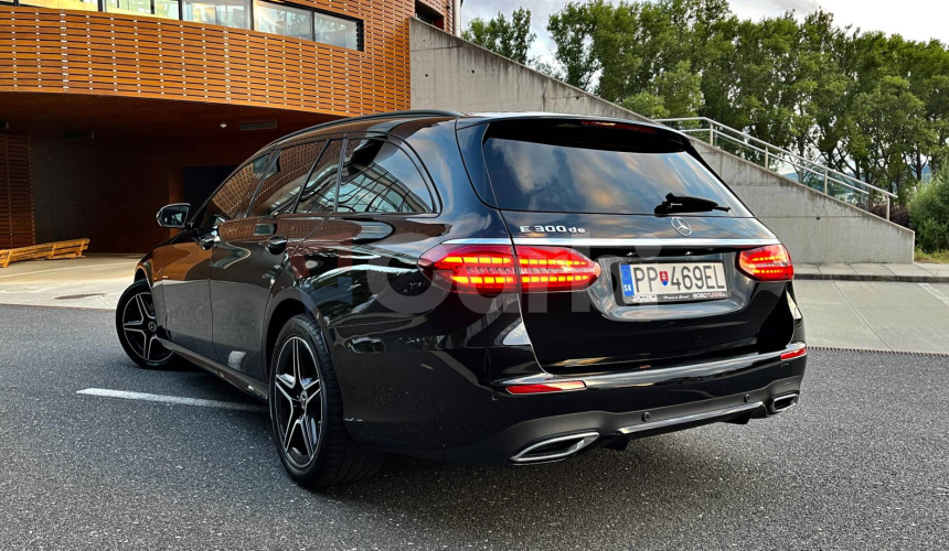 Mercedes-Benz E trieda Kombi 300DE AMG line