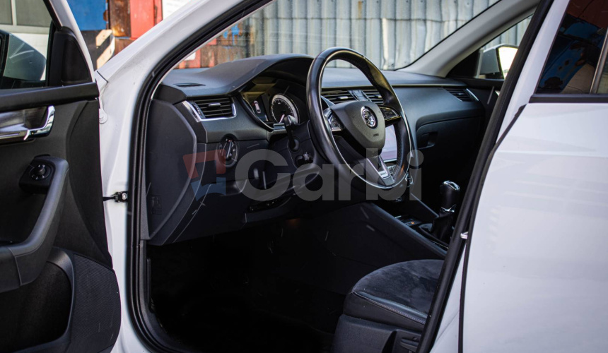 Škoda Octavia Combi Scout 2.0 TDI 4x4 DSG, Full Led, Alcantara, Ambient, Vyhr. volant