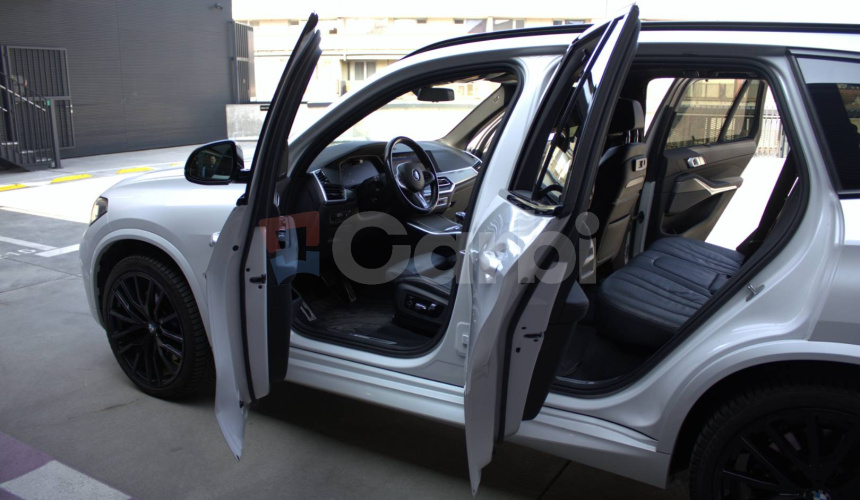 BMW X5 xDriveM50i A/T