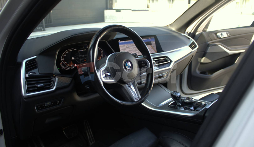 BMW X5 xDriveM50i A/T