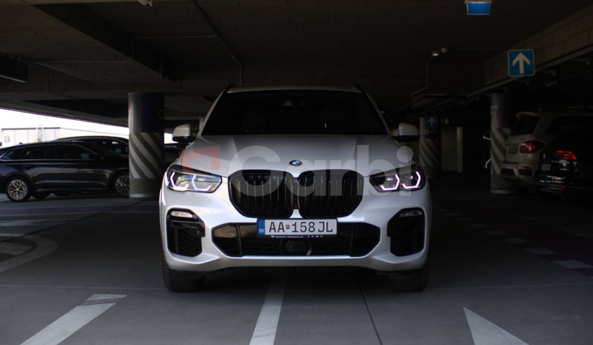BMW X5 xDriveM50i A/T