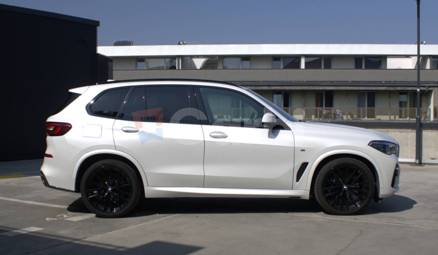 BMW X5 xDriveM50i A/T