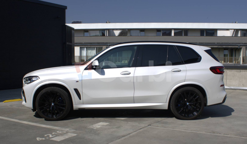 BMW X5 xDriveM50i A/T