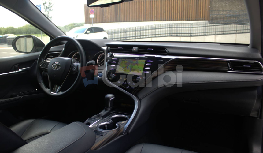 Toyota Camry 2.5 hybrid (ben+hev), 131kw, CVT, Prestige
